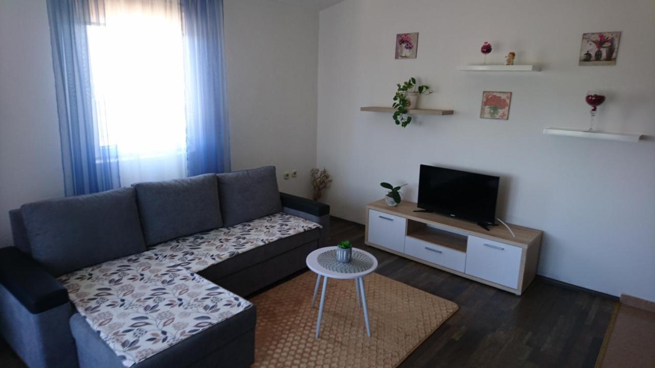 Apartman Vuleta Ražanac Exteriér fotografie