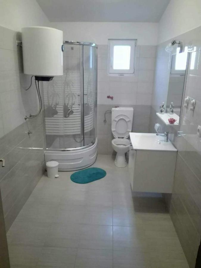 Apartman Vuleta Ražanac Exteriér fotografie