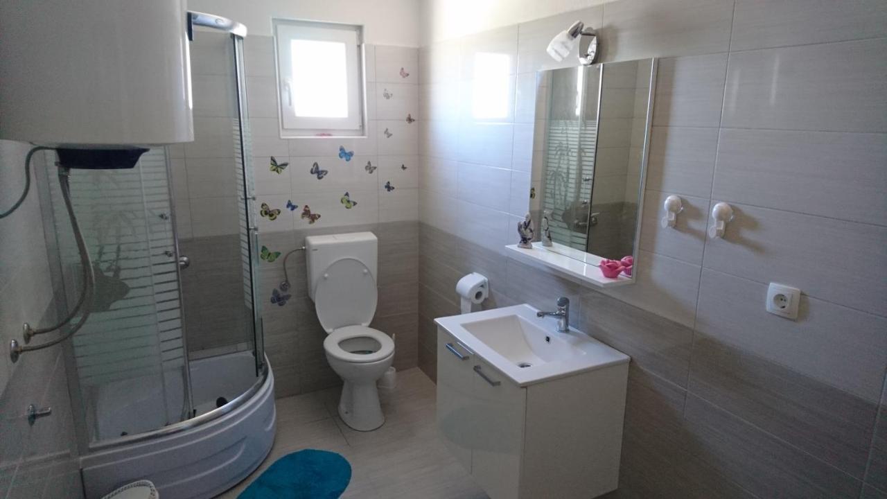 Apartman Vuleta Ražanac Exteriér fotografie